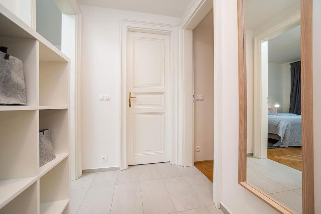 Amazing Two-bedroom With Terrace *