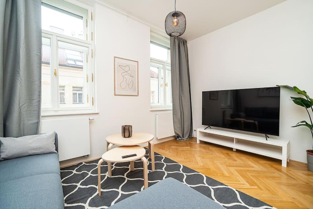 Amazing Two-bedroom With Terrace *