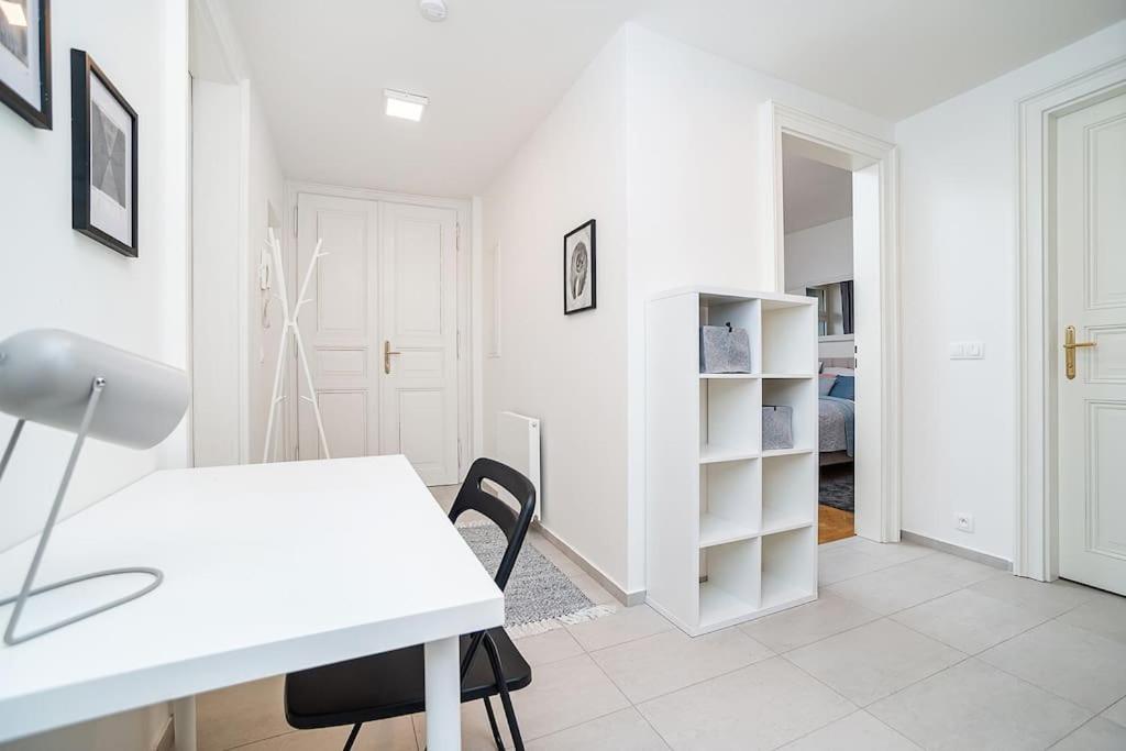 Amazing Two-bedroom With Terrace Appartement